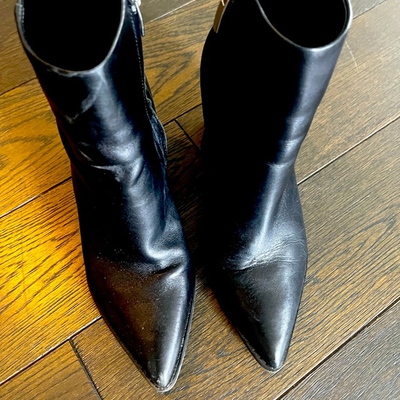 Size 7 black Nine West booties - Picture 1 of 4